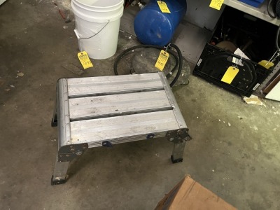 ALUMINUM STEP STOOL