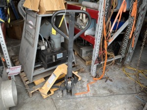 YELLOW PALLET JACK - 5,500LB CAPACITY (BY BACK BAY DOOR)