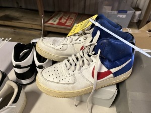 NIKE - SIZE 9.5 - BLUE, WHITE & RED