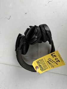 HEADPHONES - 1- BOSE / 1- UNKNOWN (POOR CONDITION)