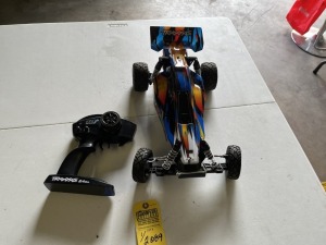 BANDIT TRAXAAS REMOTE CONTROL CAR WITH REMOTE