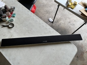 HARMON KARDON SABRE SBFB35CNTR SOUND BAR - 45'' / NO CORD (SCRATCHES & SMALL HOLES IN FABRIC) (FAIR CONDITION) (1215-20)