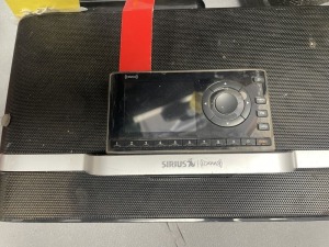 SIRIUS SXABB1 RADIO WITH REMOTE (GOOD CONDITION)