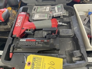 SENCO PNEUMATIC FINISH PRO 23LXP FINISH NAILER WITH CASE - 23GA HEADLESS PINS / 1/2''-2'' (VERY GOOD CONDITION)