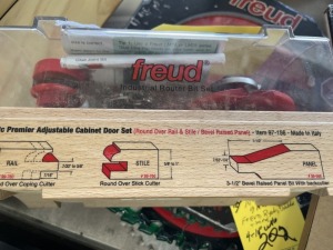 FREUD INDUSTRIAL 97-156 3-PIECE ROUTER BIT SET / PREMIER ADJUSTABLE CABINET DOOR SET (LIKE NEW CONDITION)