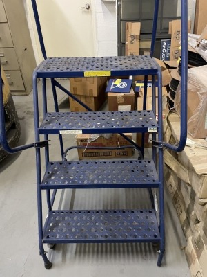 WAREHOUSE LADDER - 4'