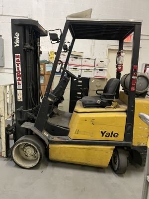 YALE GLC050TGNUAE084 FORKLIFT - 5,000LB CAPACITY / LPG / 3 STAGE / SIDE SHIFT / TILT / 13,251 HOURS - SERIAL No. E187V14883X