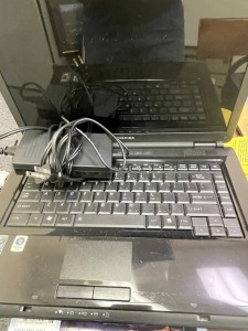 TOSHIBA SATELLITE LAPTOP WITH POWER SUPPLY