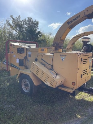 2010 VERMEER BC1000XL BRUSH CHIPPER - VIN #1VRY11193A1015512 (STARTS / RUNS) ***TITLED ASSET***ADDITIONAL FEES APPLY FOR TRANSFER TITLE/TAG***