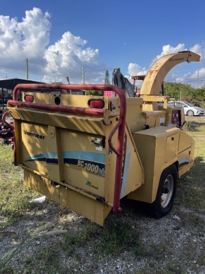 2006 VERMEER BC1000XL BRUSH CHIPPER - VIN #1VRY1119961007745 (STARTS / RUNS) ***TITLED ASSET***ADDITIONAL FEES APPLY FOR TRANSFER TITLE/TAG***