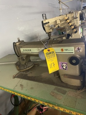 SINGER 191D200AA SEWING MACHINE WITH TABLE & MOTOR