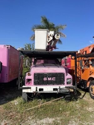 2002 GMC C7500 BUCKET TRUCK - VIN #1GDL7H1E22J509808 - ALTEC LR-5 BOOM (NO ENGINE / BODY & INTERIOR VERY ROUGH CONDITION / RUST ON EXTERIOR) ***TITLED ASSET***ADDITIONAL FEES APPLY FOR TRANSFER TITLE/TAG***