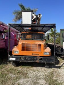 2002 INTERNATIONAL DT-466 BUCKET TRUCK - VIN #1HTSCAAR72H407551 - ALTEC LR-4 BOOM - 324,437 MILES ON ODOMETER (STARTS / RUNS / FRONT BUMPER BENT / NEEDS PAINT / RUST ON EXTERIOR / SEATS TORN / TAILGATE VERY RUSTED & CORRODED) ***TITLED ASSET***ADDITIONAL 