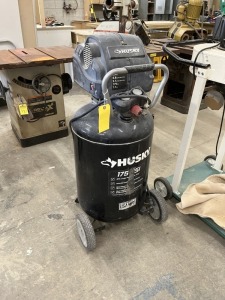 HUSKY PORTABLE COMPRESSOR - 30 GALLON / 1.7HP
