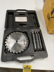 BLADE SET IN CASE