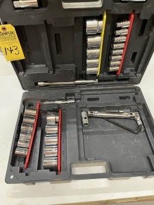 POPULAR MECHANIC PARTIAL SOCKET SET