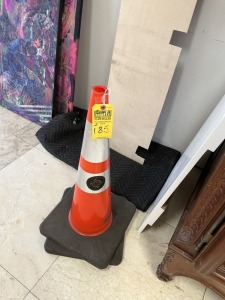CONES WITH HEAVY BASE