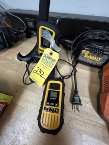 DEWALT WALKIE-TALKIE WITH CHARGER
