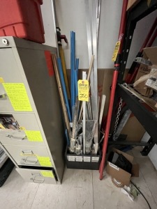 ASSORTED PIPE HANDLES