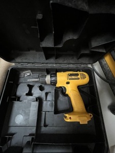 DEWALT CORDLESS DRILL (NO BATTERY / NO CHARGER)