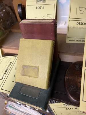 PAIR BOOK ENDS - BOOKS