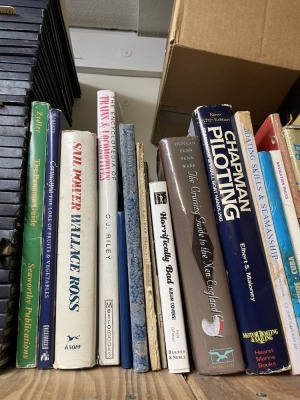 BOOKS (LEFT / ROW 2 / BLOCK 2)