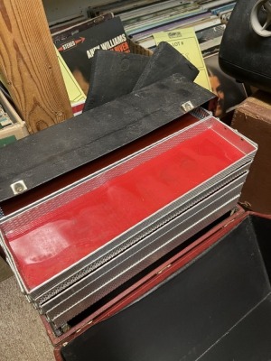CASE WITH COMPARTMENTS