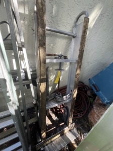 HEAVY DUTY HAND TRUCK