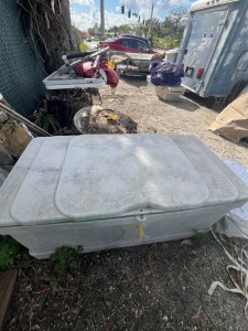 SUNCAST PLASTIC DOCK BOX