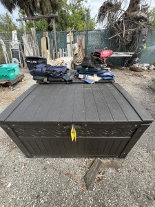 DOCK BOX