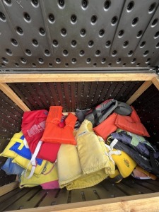 KIDS LIFE JACKETS