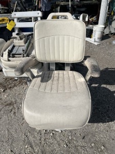POMPANETTE GRADY WHITE FIGHTING CHAIR