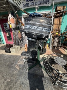 MERCURY 402 OUTBOARD ENGINE