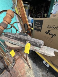 ASSORTED PIECES - 2- WOOD DECOR / 1- ROPE LADDER