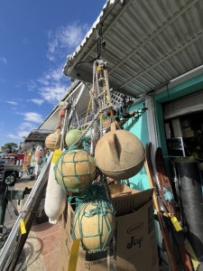 ASSORTED DECOR - BUOYS / ROPE