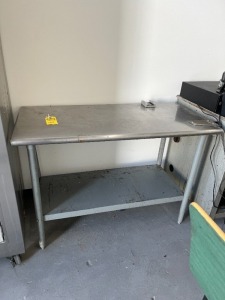 STAINLESS STEEL TABLE - 4'L x 2'D x 33''H