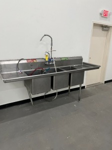STAINLESS STEEL 3-COMPARTMENT SINK