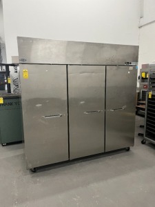 NORLAKE NF803SSS/0 3-DOOR FREEZER