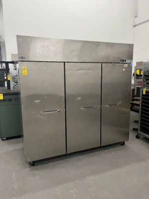 NORLAKE NF803SSS/0 3-DOOR FREEZER