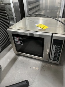 MENUMASTER MICROWAVE OVEN WITH PRESETS