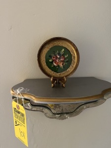 SMALL MIRRORED SHELVES