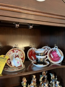 ASSORTED FINE CHINA - TEA CUPS & SAUCERS