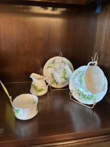 HAMMERSLEY (ENGLAND) FINE CHINA - CUPS & SAUCERS