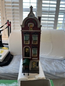 CHRISTMAS DECOR - DEPARTMENT 56 - HERITAGE VILLAGE COLLECTION - BEEKMAN HOUSE