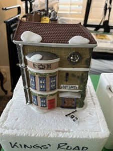 CHRISTMAS DECOR - DEPARTMENT 56 - HERITAGE VILLAGE COLLECTION - KING'S ROAD POST OFFICE