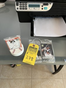 ASSORTED PIECES - 3- PACKS BASEBALL CARDS / 1- STAND