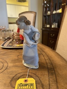 LLADRO FIGURINE - GIRL WITH DOG