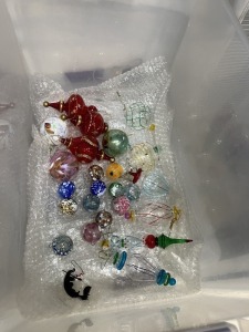 ASSORTED FRAGILE GLASS CHRISTMAS BALLS