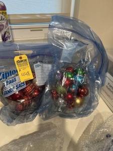 BAGS ORNAMENTS WITH GLASS BOWLS
