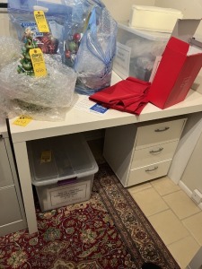 PIECES - WHITE CABINET WITH 3 DRAWERS / TABLE
